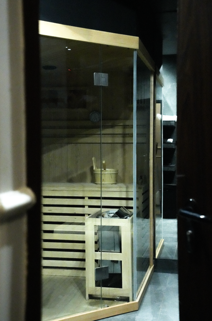 Sauna, basen i zimna woda. Co naprawdę wspiera regenerację piłkarzy?